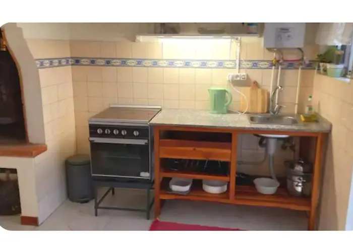 Anexo Na Quintinha * Caldas Da Rainha